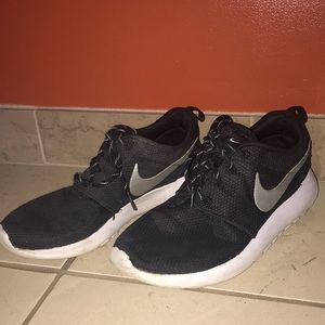 Nike roshe runs